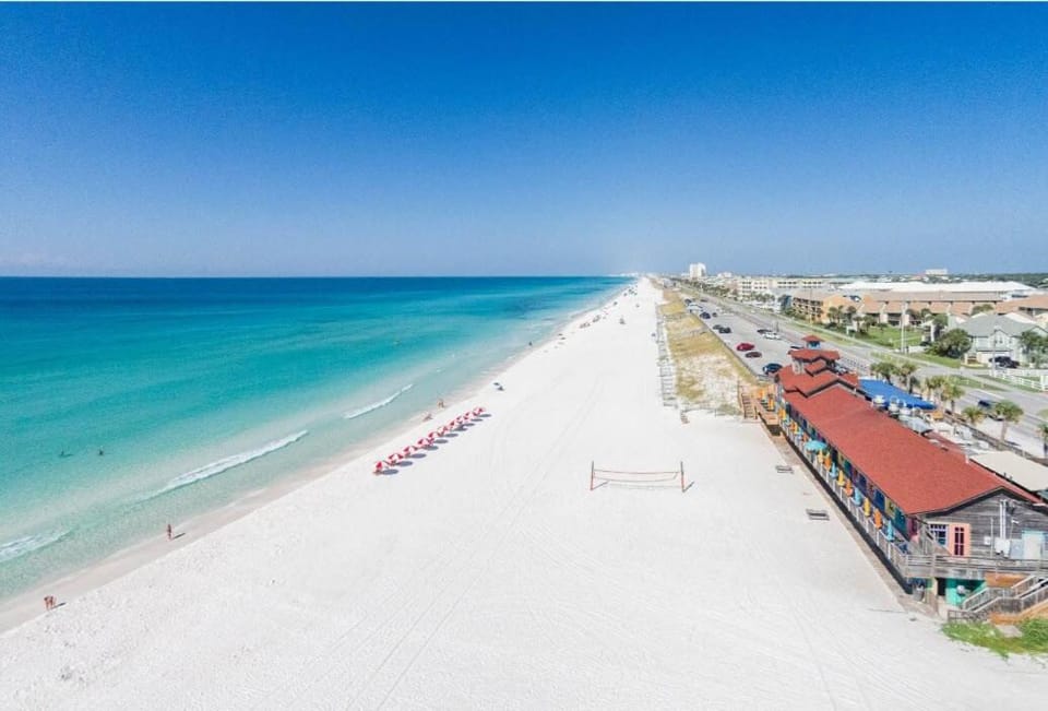 Glimmer! Sleeps 26! 2 Blocks From The Beach! House in Destin
