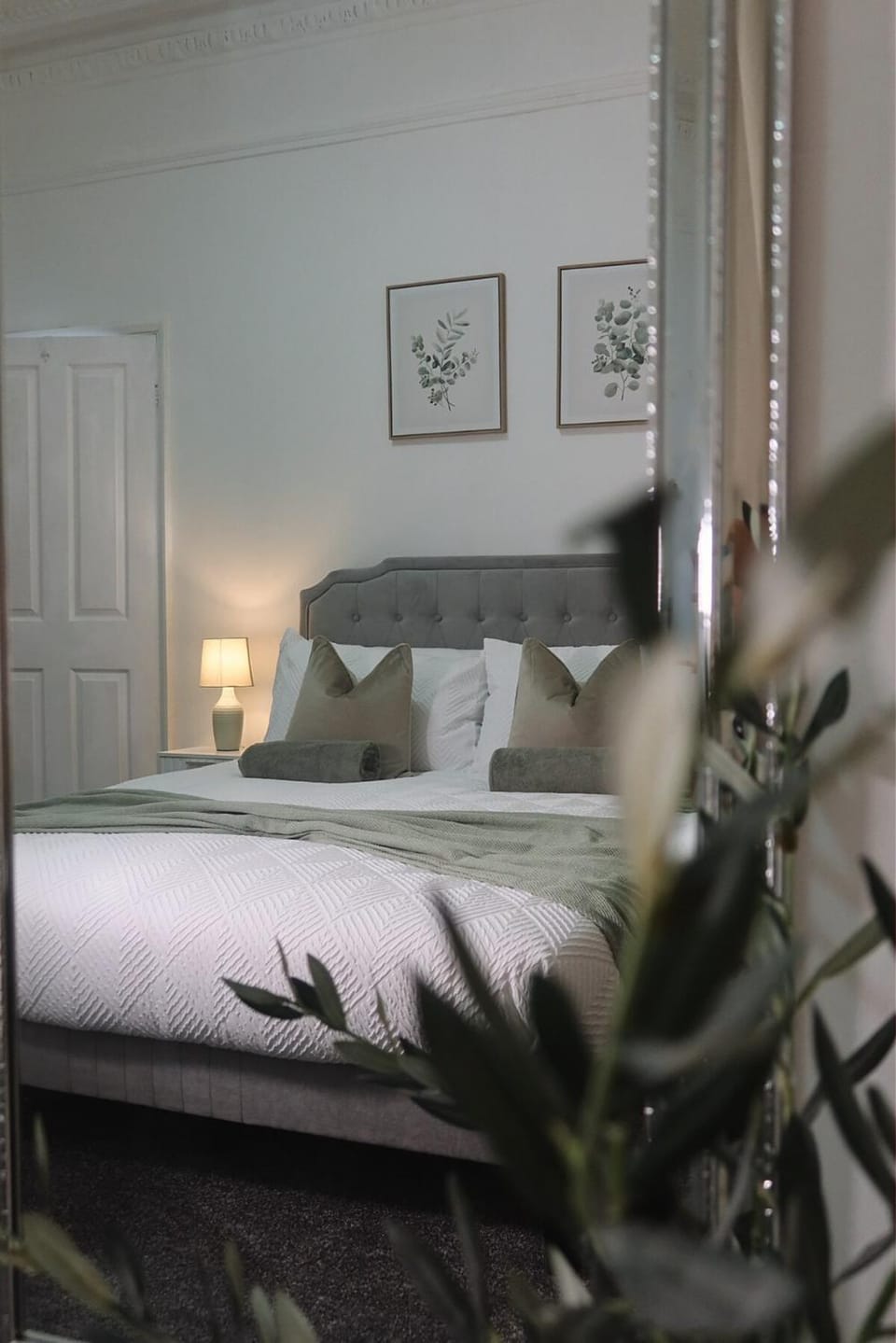 Henderson Home Sleeps 3 with Allocated Parking Apartment in Sunderland