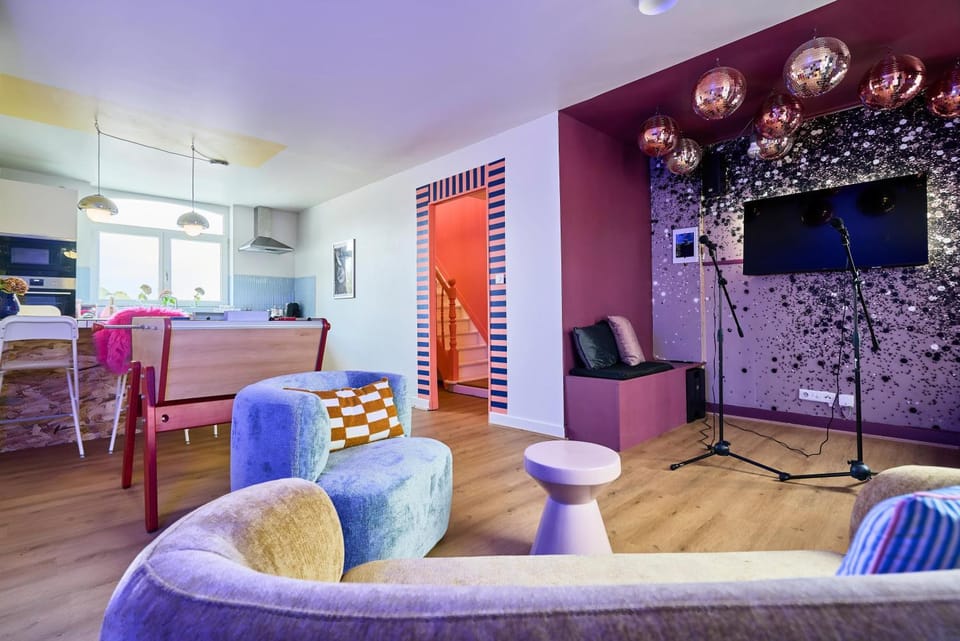 Game Room, Karaoke
