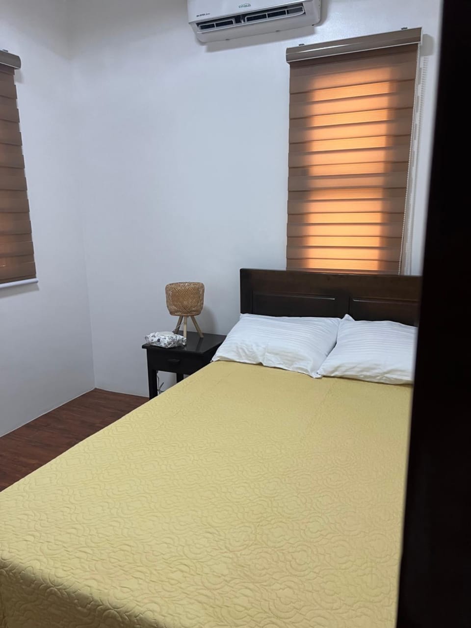 Bed, Photo of the whole room, Bedroom, air conditioner