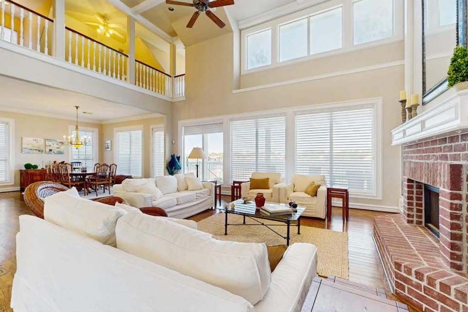 Breeze Getaway House in Lake Conroe