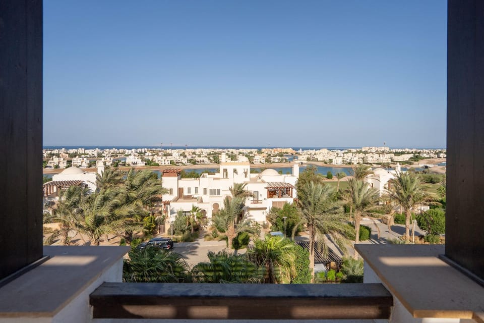 Property building, Day, Natural landscape, Bird's eye view, Balcony/Terrace
