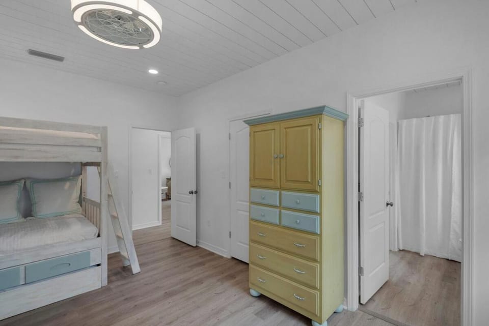 Vibe! Coastal living experience! Screened pool! House in Seagrove Beach
