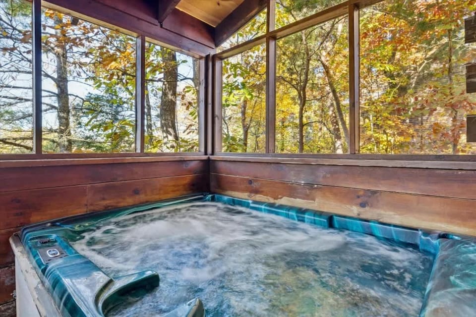 Firefly Holler by Beyond Expectations w Hot Tub House in Pigeon Forge