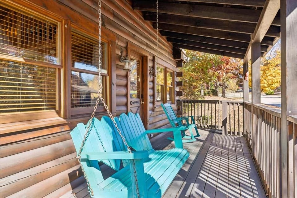 Firefly Holler by Beyond Expectations w Hot Tub House in Pigeon Forge