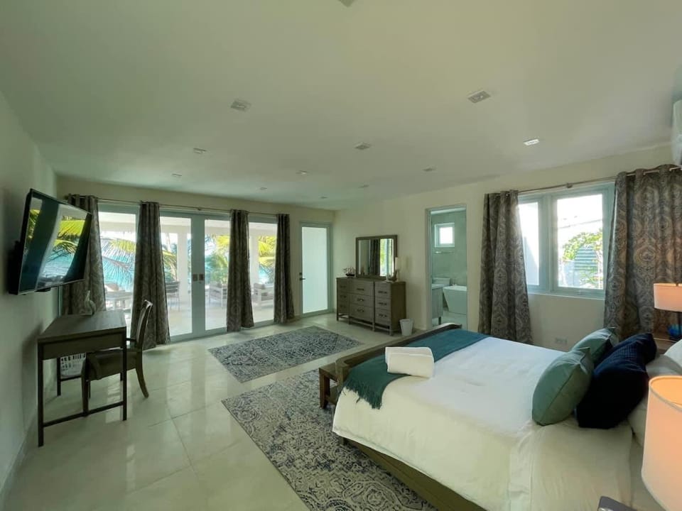 Beachfront Spacious Luxury Villa Private Pool Villa in Rio Grande