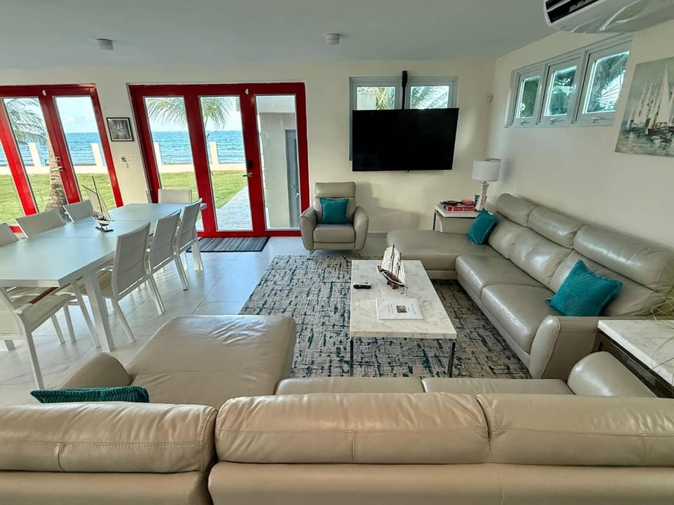 Beachfront Spacious Luxury Villa Private Pool Villa in Rio Grande