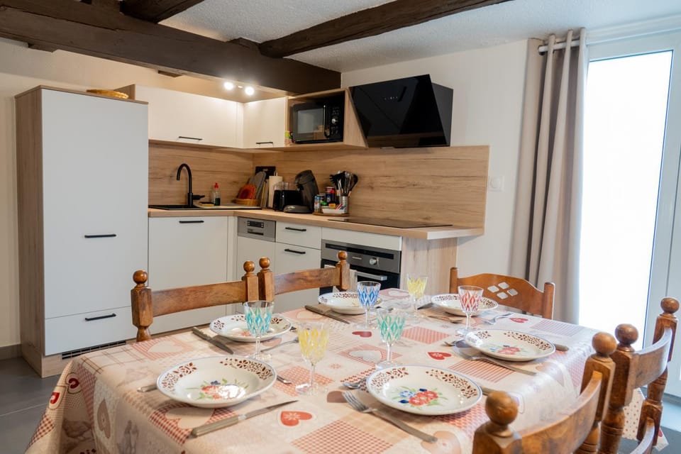 Kitchen or kitchenette, Dining area, Food, dishwasher, oven, stove