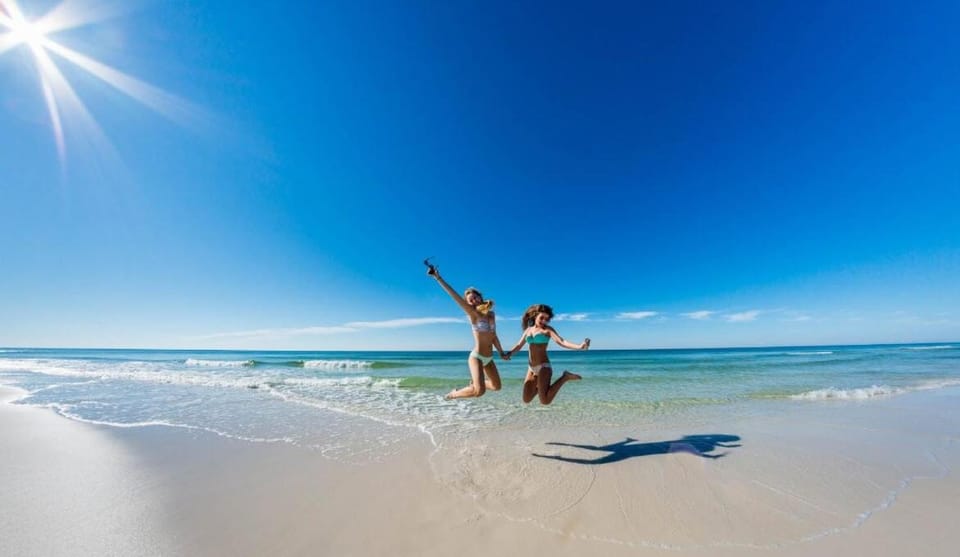 Driftwood- Brand New! Sleeps 17- Pool - Beach! House in South Walton County