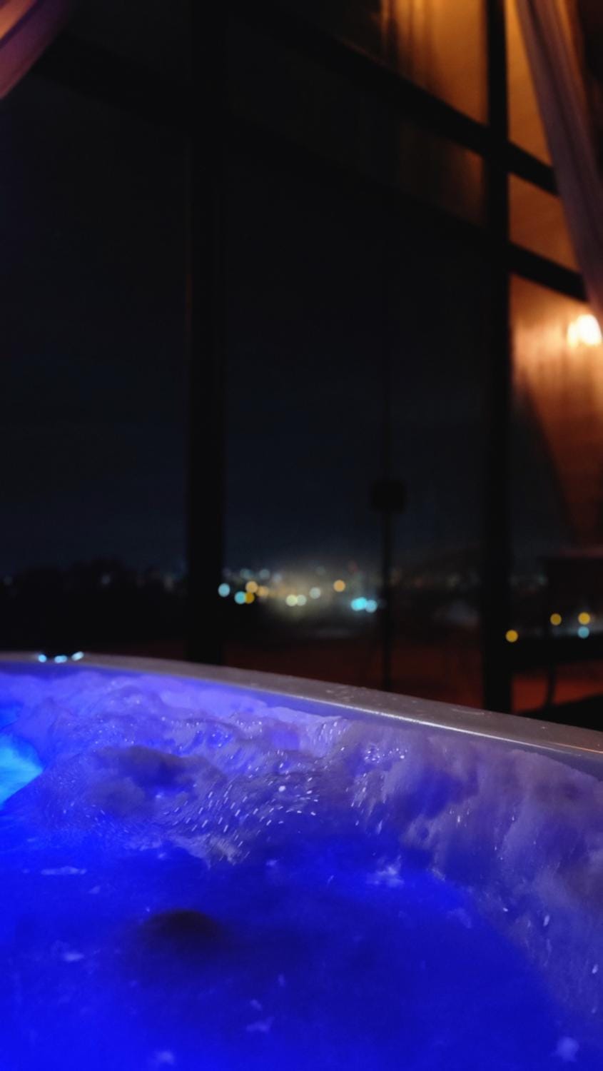Hot Tub, Hot Tub