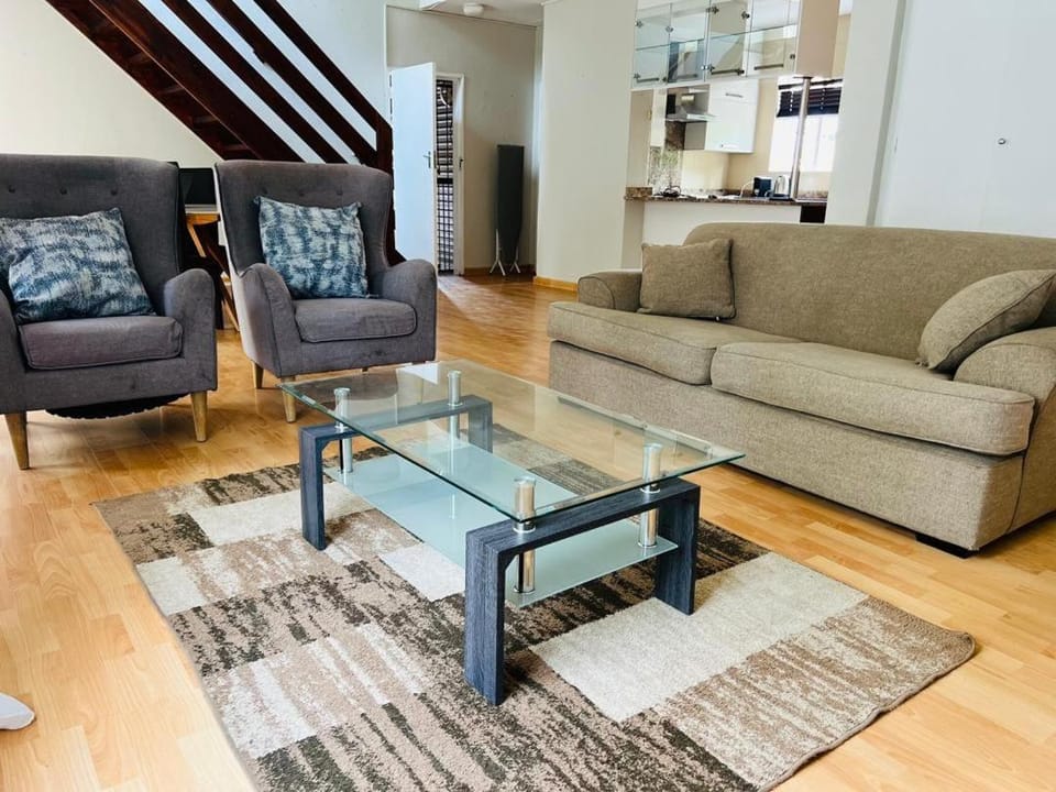 Communal lounge/ TV room, Living room, Seating area
