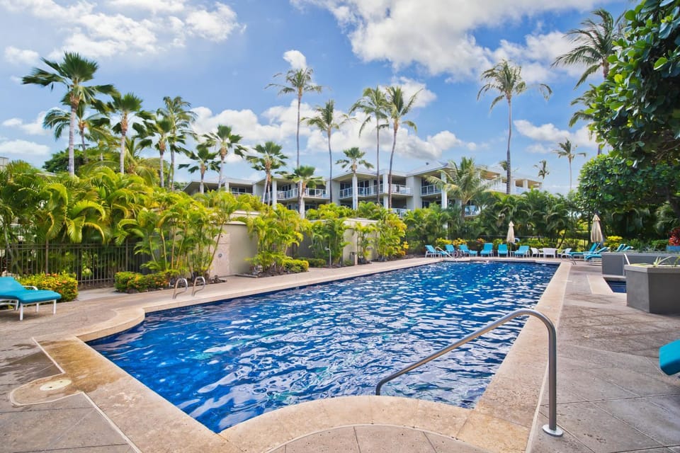 Property building, Day, Natural landscape, Summer, Garden, Seating area, Swimming pool