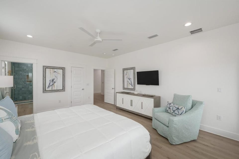 Spacious 8BR with Pool, Game Room - Golf Cart Incl House in Destin