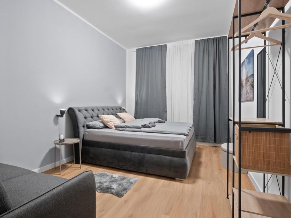 Bed, Photo of the whole room, Seating area, Bedroom