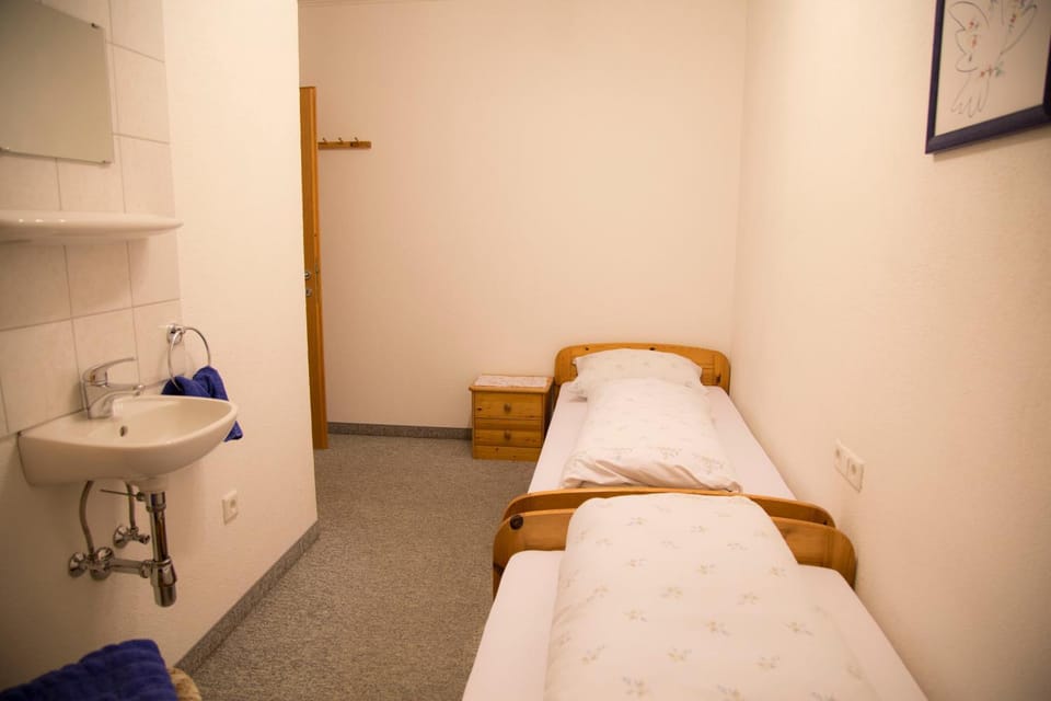 Photo of the whole room, Decorative detail