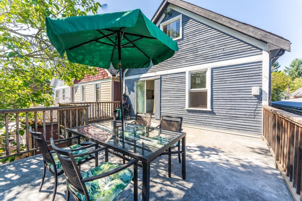 Heritage Home in Heart of City with free Parking House in Vancouver