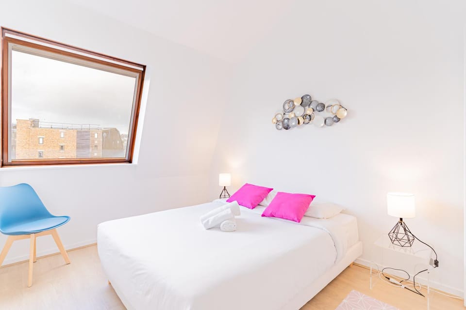 Bed, Photo of the whole room