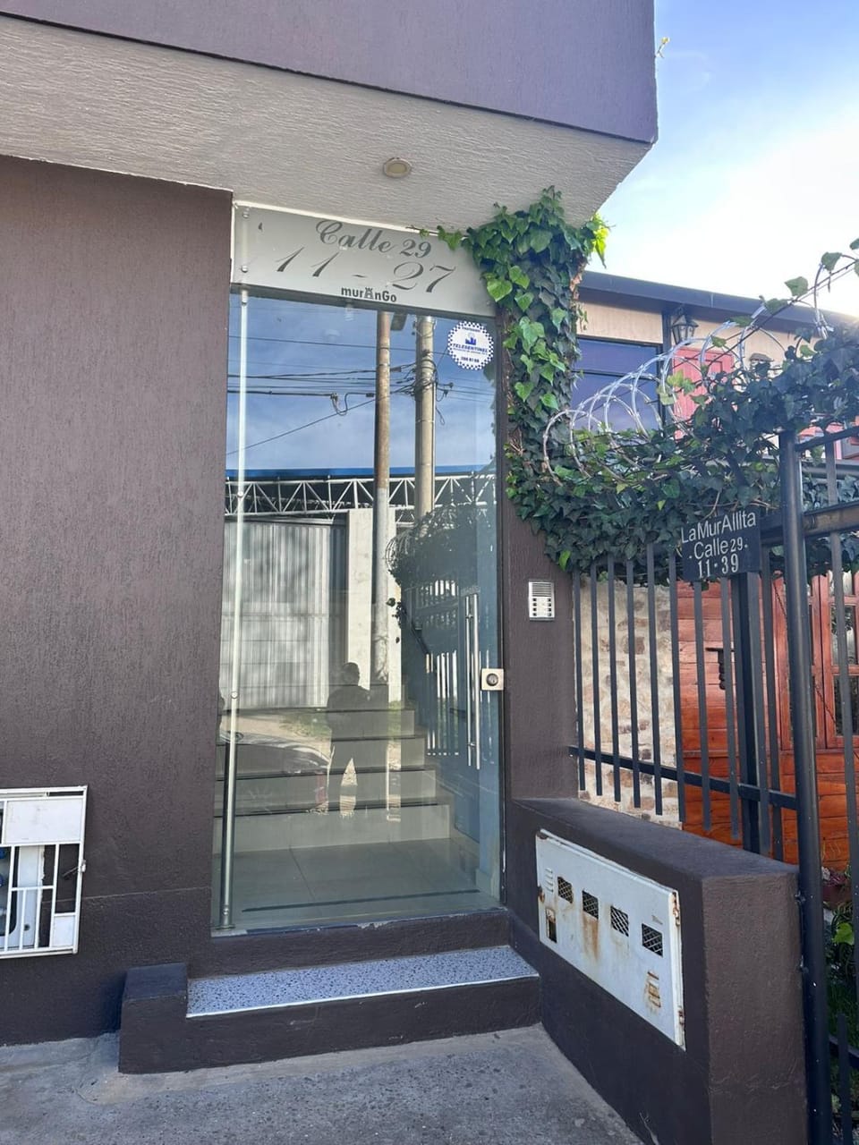 Facade/entrance
