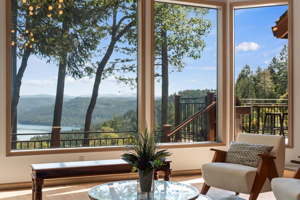 Natural landscape, View (from property/room), Balcony/Terrace, Living room, Lake view, Mountain view