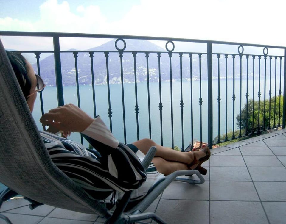 Balcony/Terrace, Lake view