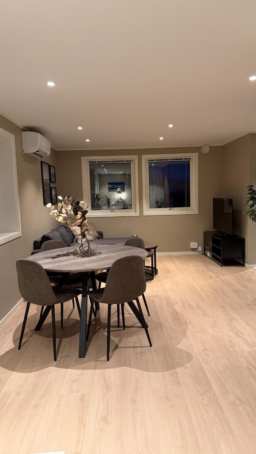 Beautiful apartment in Tromsøya! Free parking for one car Apartment in Tromso