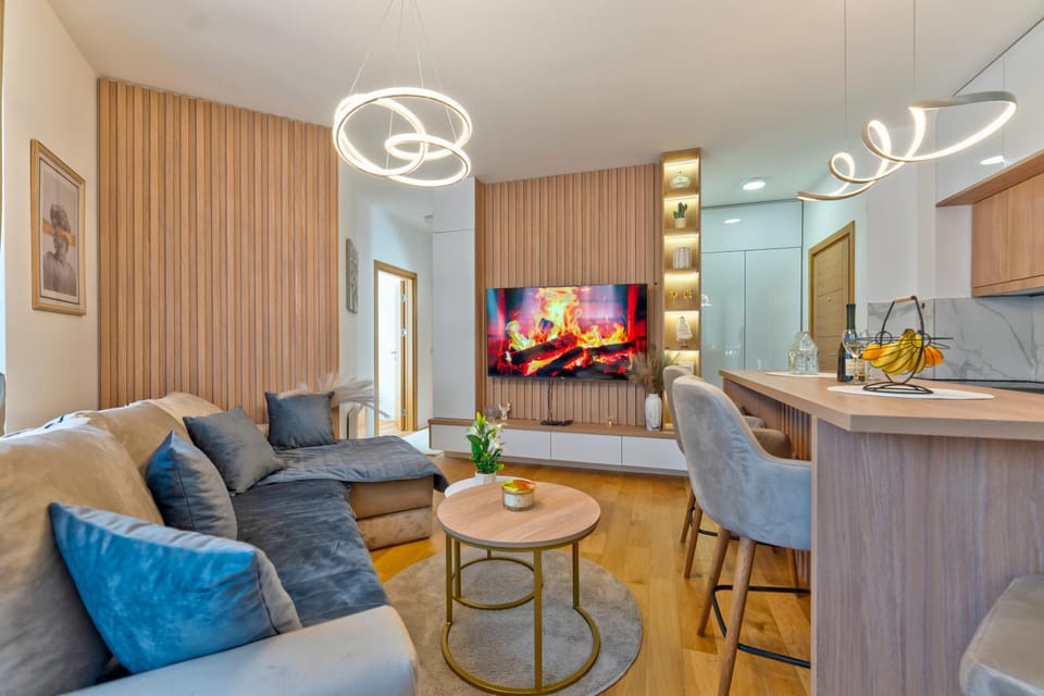 TV and multimedia, Kitchen or kitchenette, Living room, Decorative detail, Seating area, Dining area, heating, internet, microwave, oven, soundproof, stove