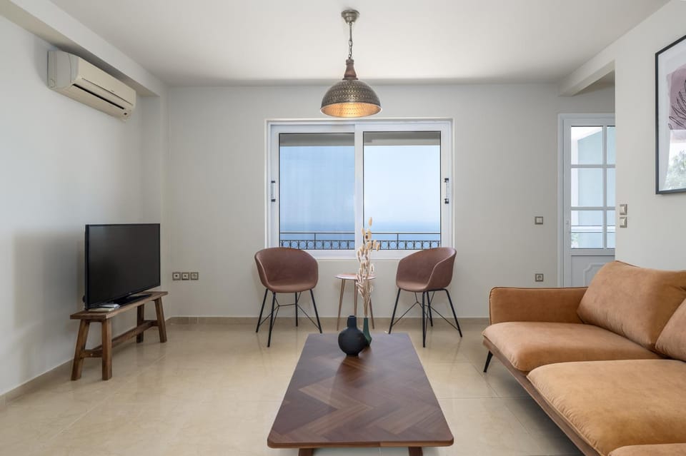 Activities, TV and multimedia, Living room