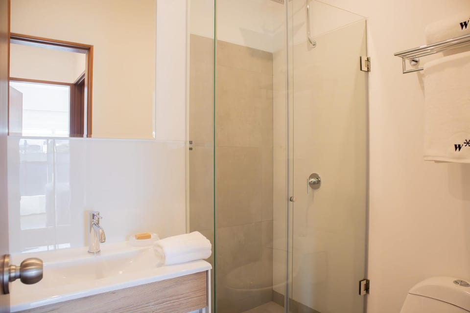Shower, Bathroom, towels