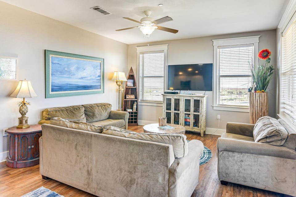 Private Beach Access: Galveston Resort Condo! House in Galveston Island