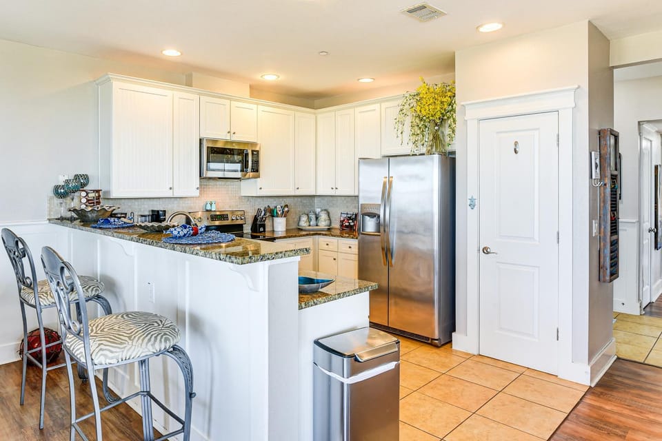 Private Beach Access: Galveston Resort Condo! House in Galveston Island
