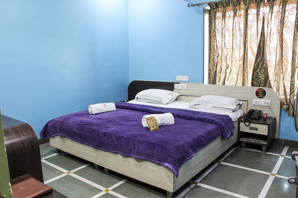 Hotel Gujrat Inn in Maharashtra