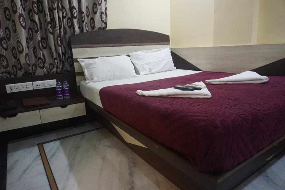 Hotel Gujrat Inn in Maharashtra