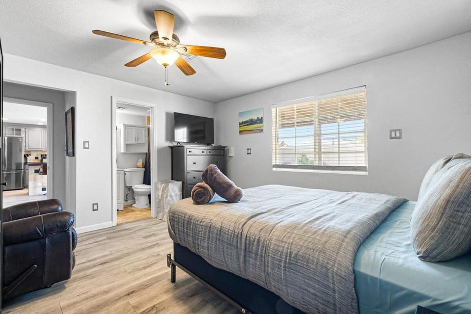 4BR Home in Phoenix House in Phoenix