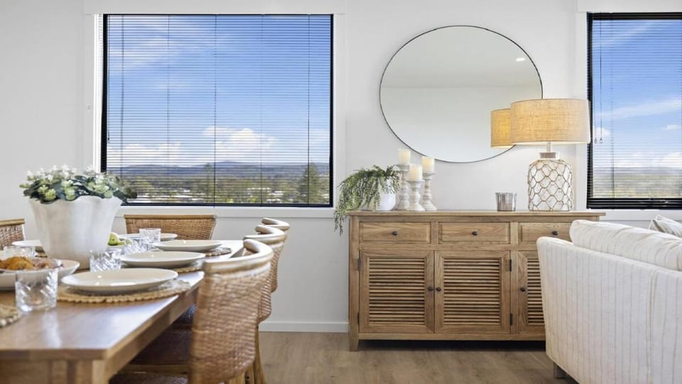 Echoes - Luxury Home Beach Views Walk to Cafes House in Woolgoolga