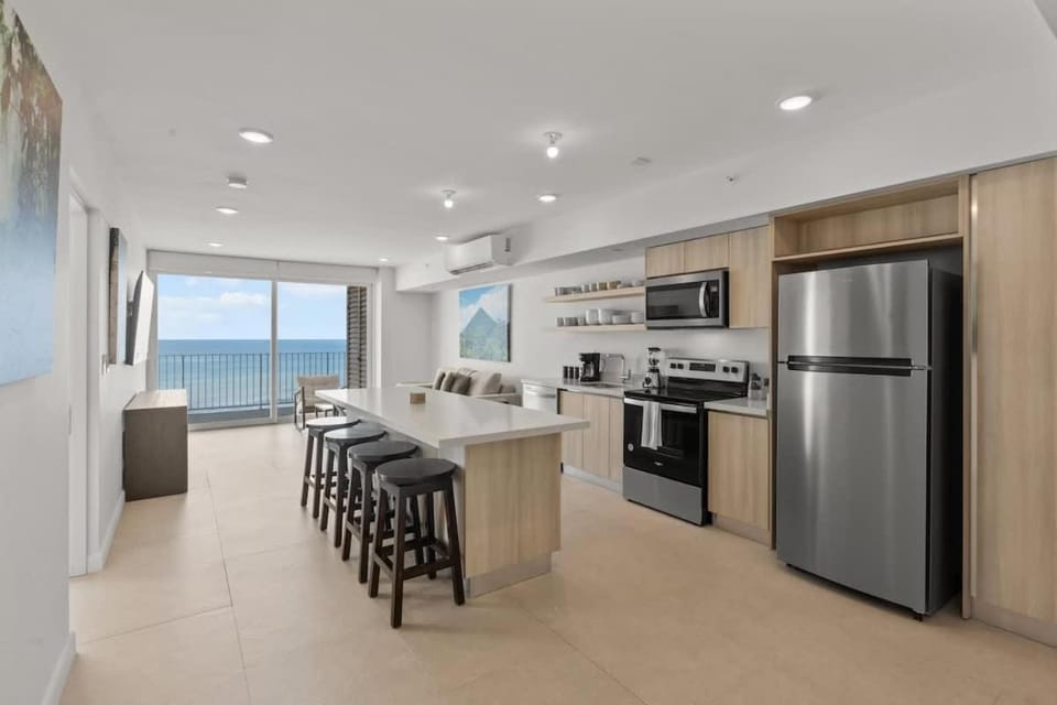 Oceanfront 3-BR Condo with Stunning Views Apartment in Jaco