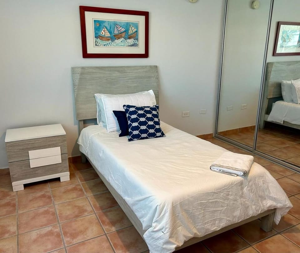 Beautiful Ocean Villa by the Beach and Pool Apartment in Dorado