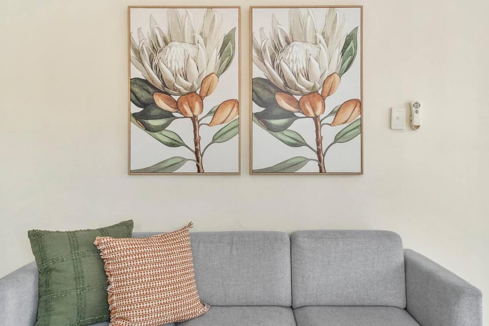 Living room, Decorative detail, Seating area