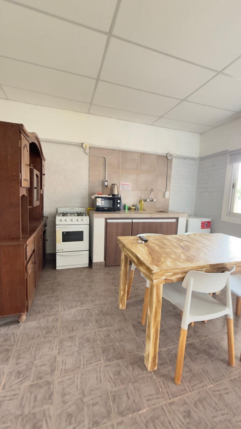 Kitchen or kitchenette, Dining area, oven