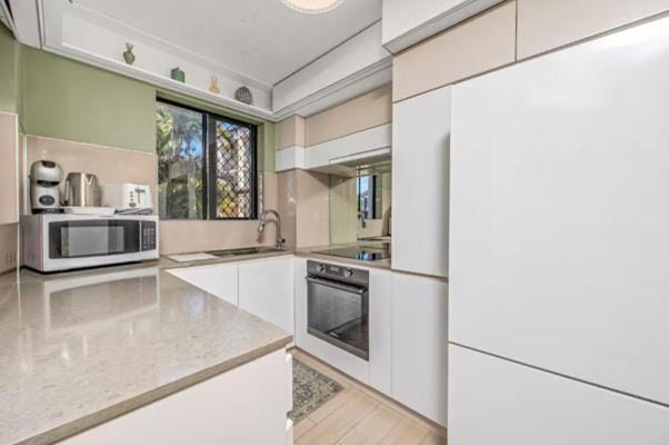 Superior 1 Bedroom Apartment Apartment in Surfers Paradise