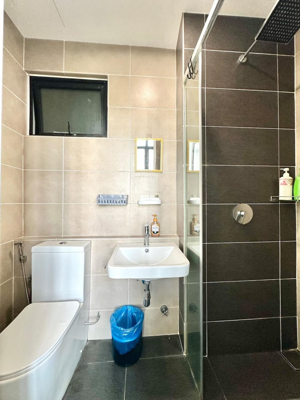 Shower, Toilet, Bathroom, Bath
