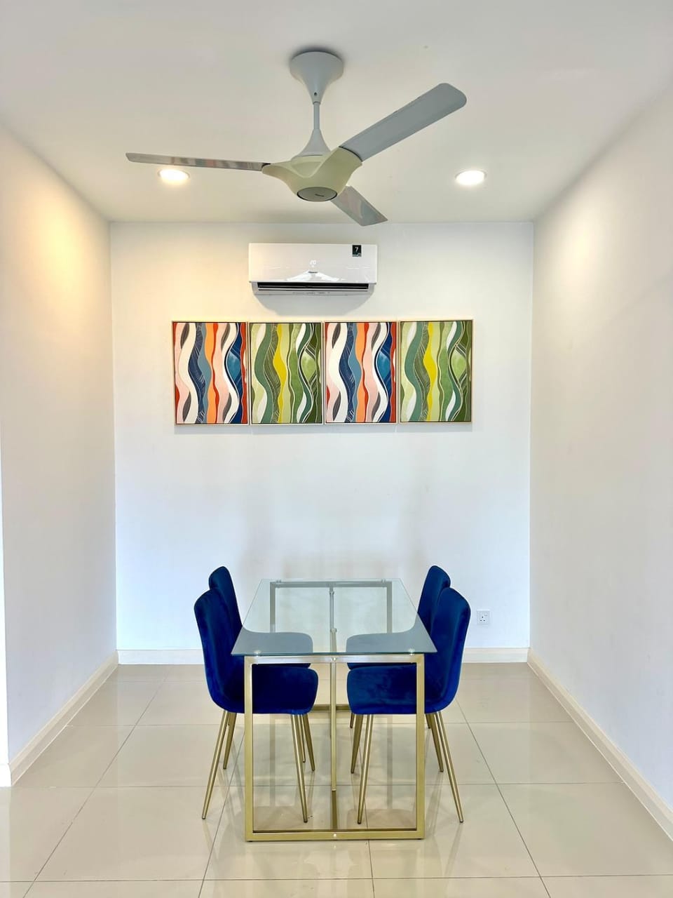 Decorative detail, Seating area, Dining area