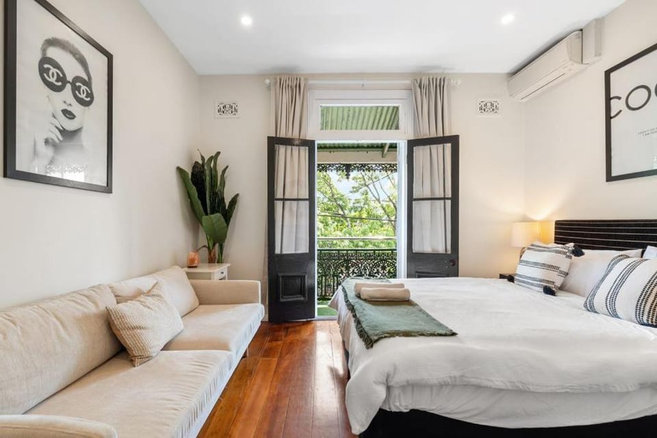 1DP8 Abnb-Style Heart of Sydney, Steps to Harbour Bridge and BusStop House in Sydney