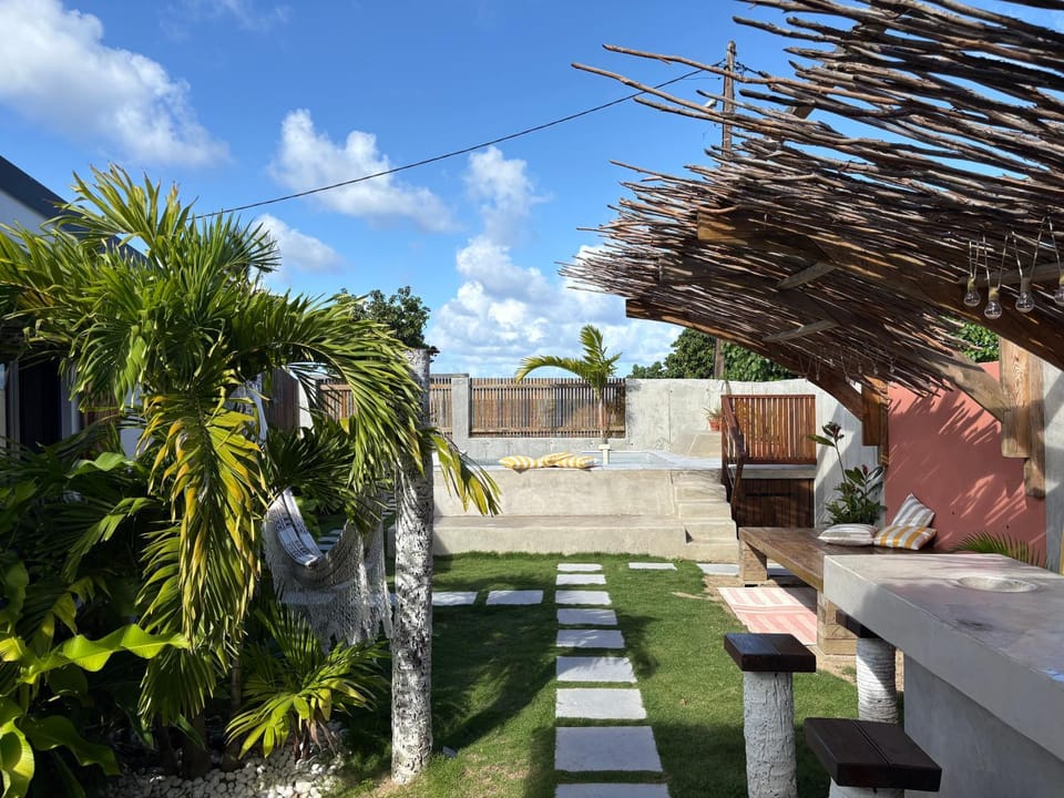 Garden, Swimming pool