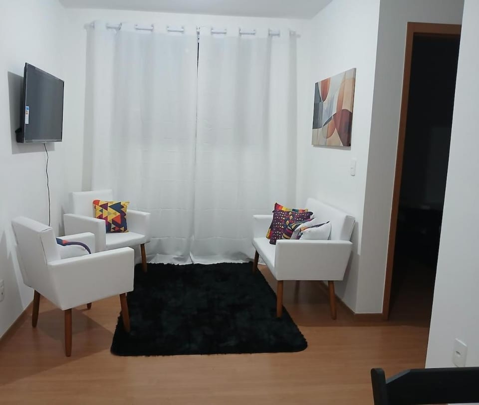 Apartamento com piscina e garagem privativa Apartment in Londrina