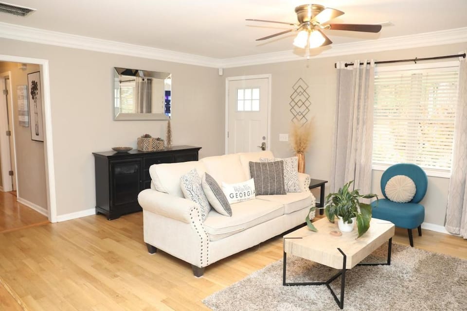 Family Fun Vibe House in Marietta