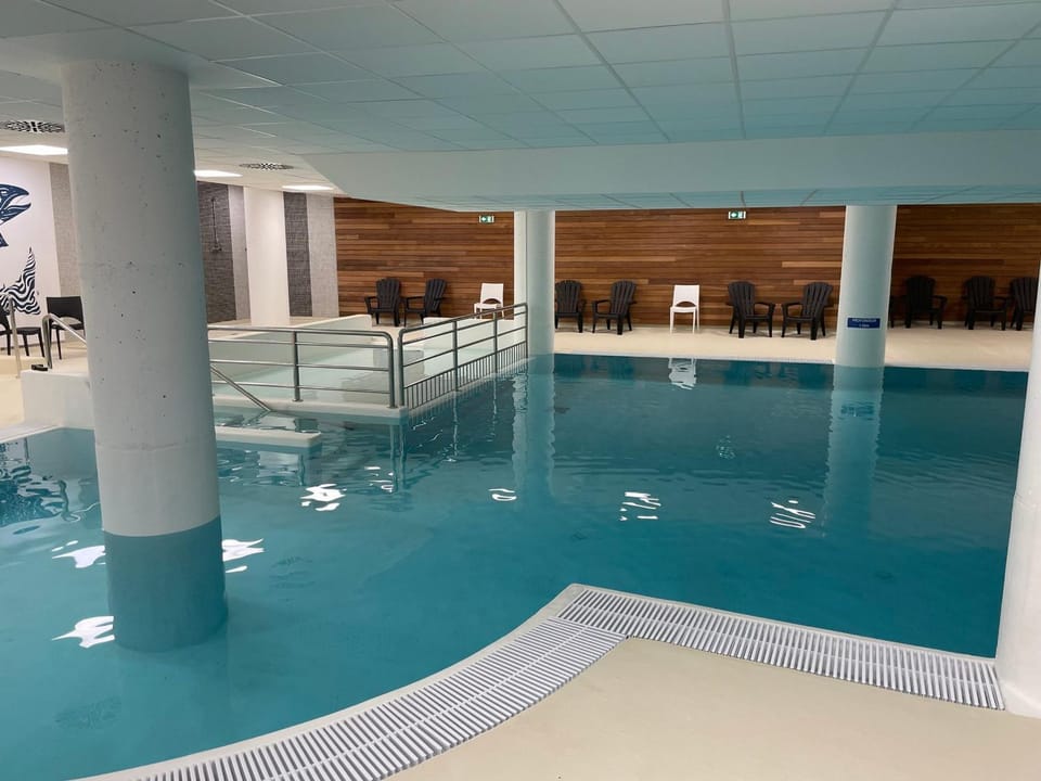 Appartement 3 pièces pour 10 pers, piscine, animaux admis - FR-1-860-17 Apartment in Nouvelle-Aquitaine
