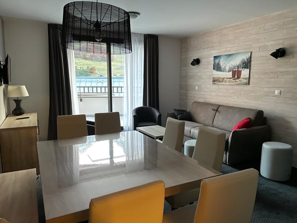 Gourette - Studio 6/8 pers avec piscine et animaux admis - FR-1-860-5 Apartment in Nouvelle-Aquitaine