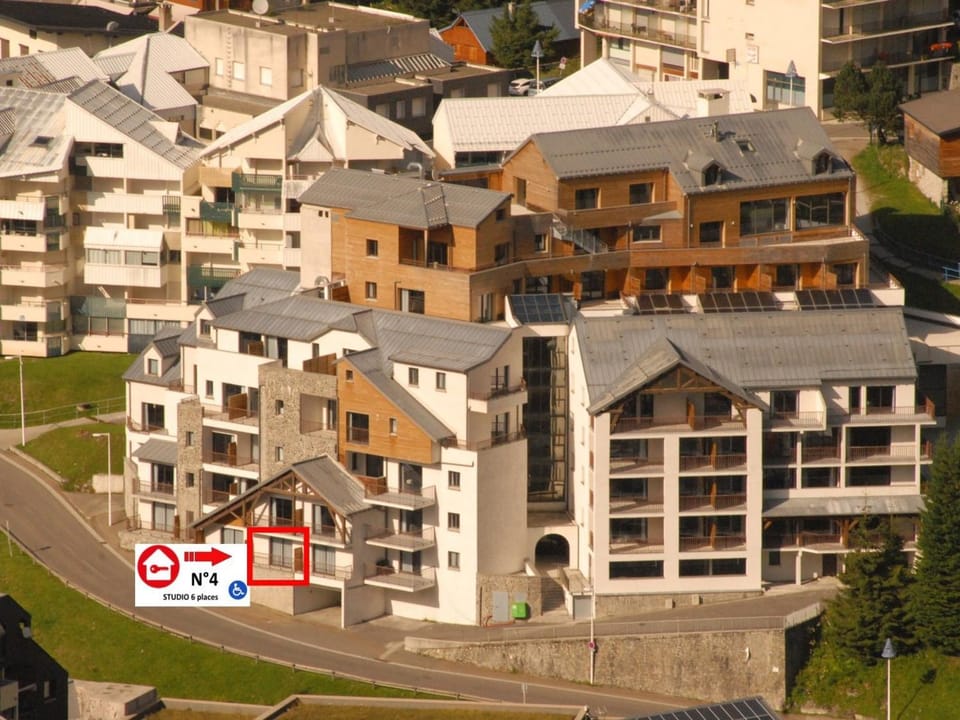 Studio 6 pers, piscine, animaux admis - Gourette - FR-1-860-29 Apartment in Nouvelle-Aquitaine