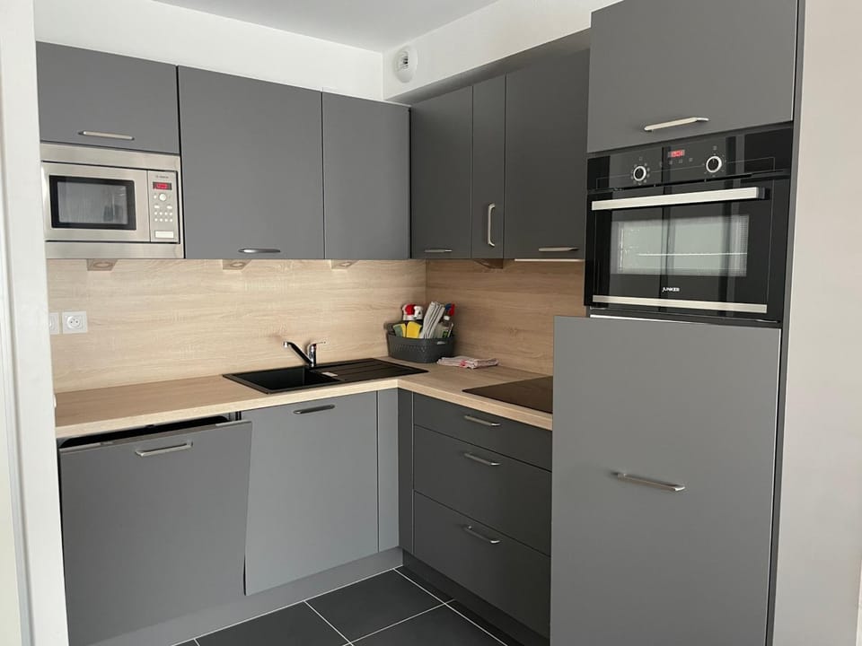 Studio 6 pers, piscine, animaux admis - Gourette - FR-1-860-29 Apartment in Nouvelle-Aquitaine