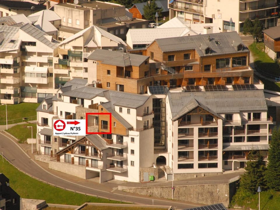 Gourette: Appart 66m² pour 8 pers, piscine, animaux admis - FR-1-860-16 Apartment in Nouvelle-Aquitaine